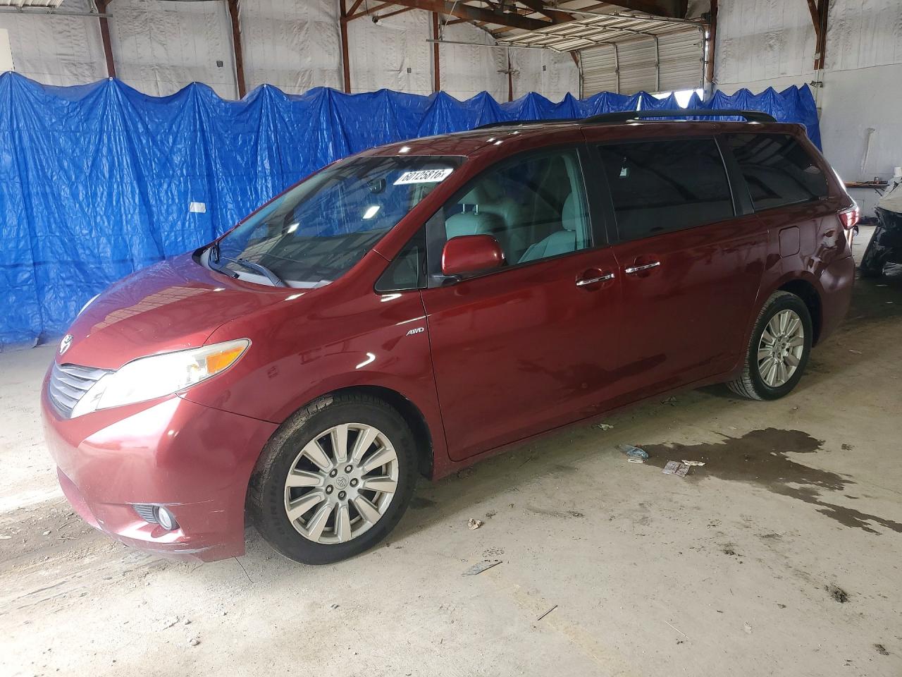 2017 TOYOTA SIENNA