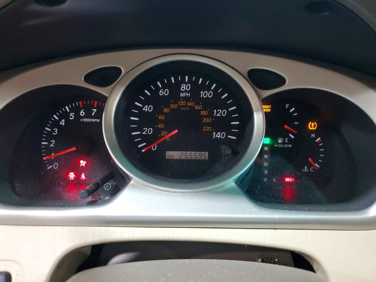 2004 TOYOTA HIGHLANDER