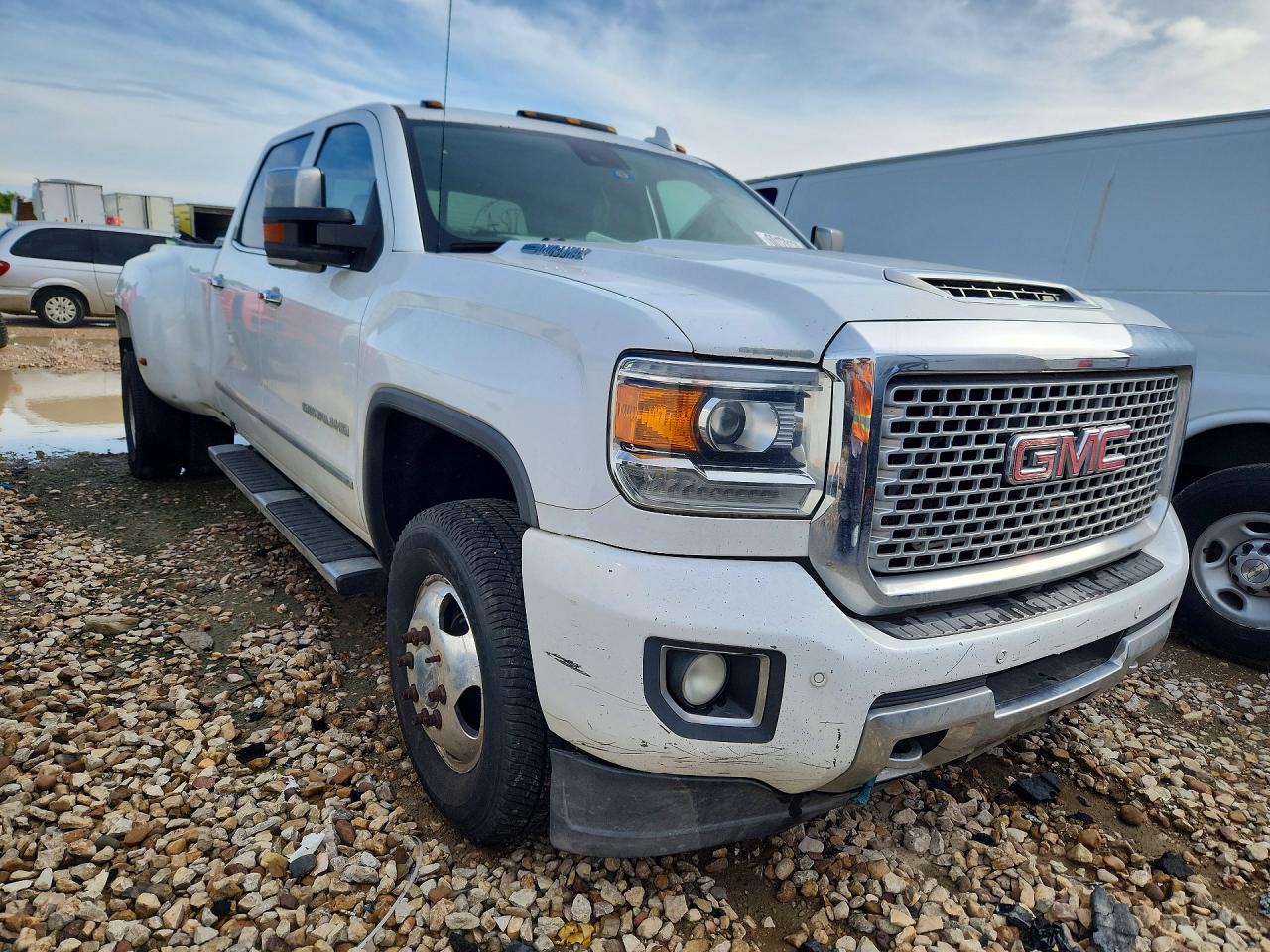 2017 GMC SIERRA