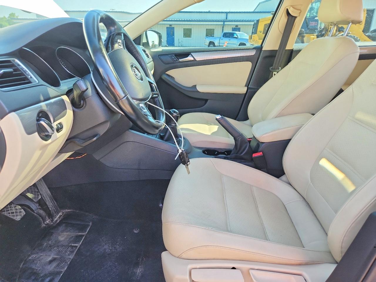 2017 VOLKSWAGEN JETTA