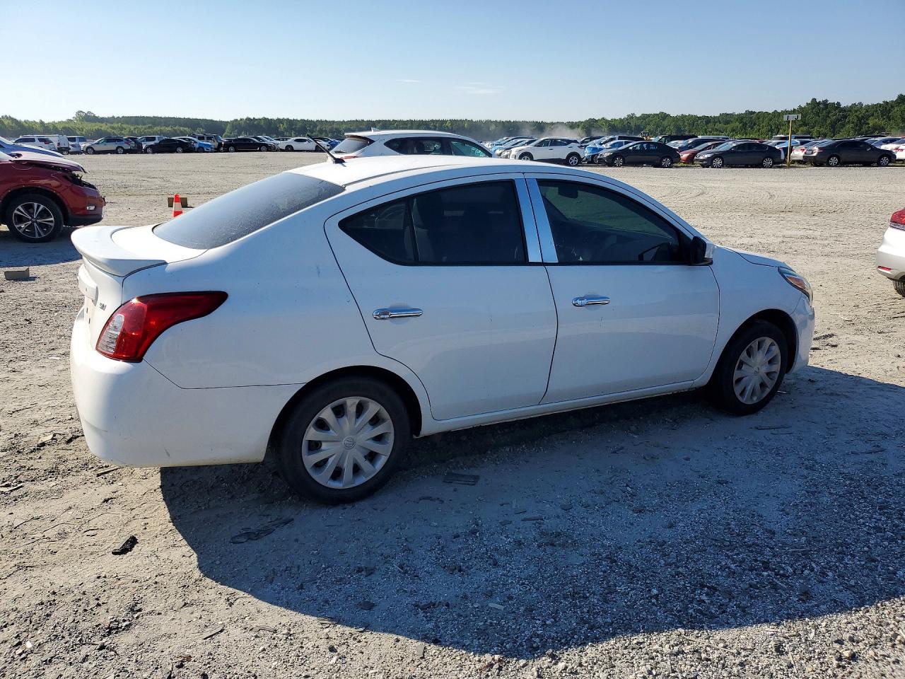 2019 NISSAN VERSA