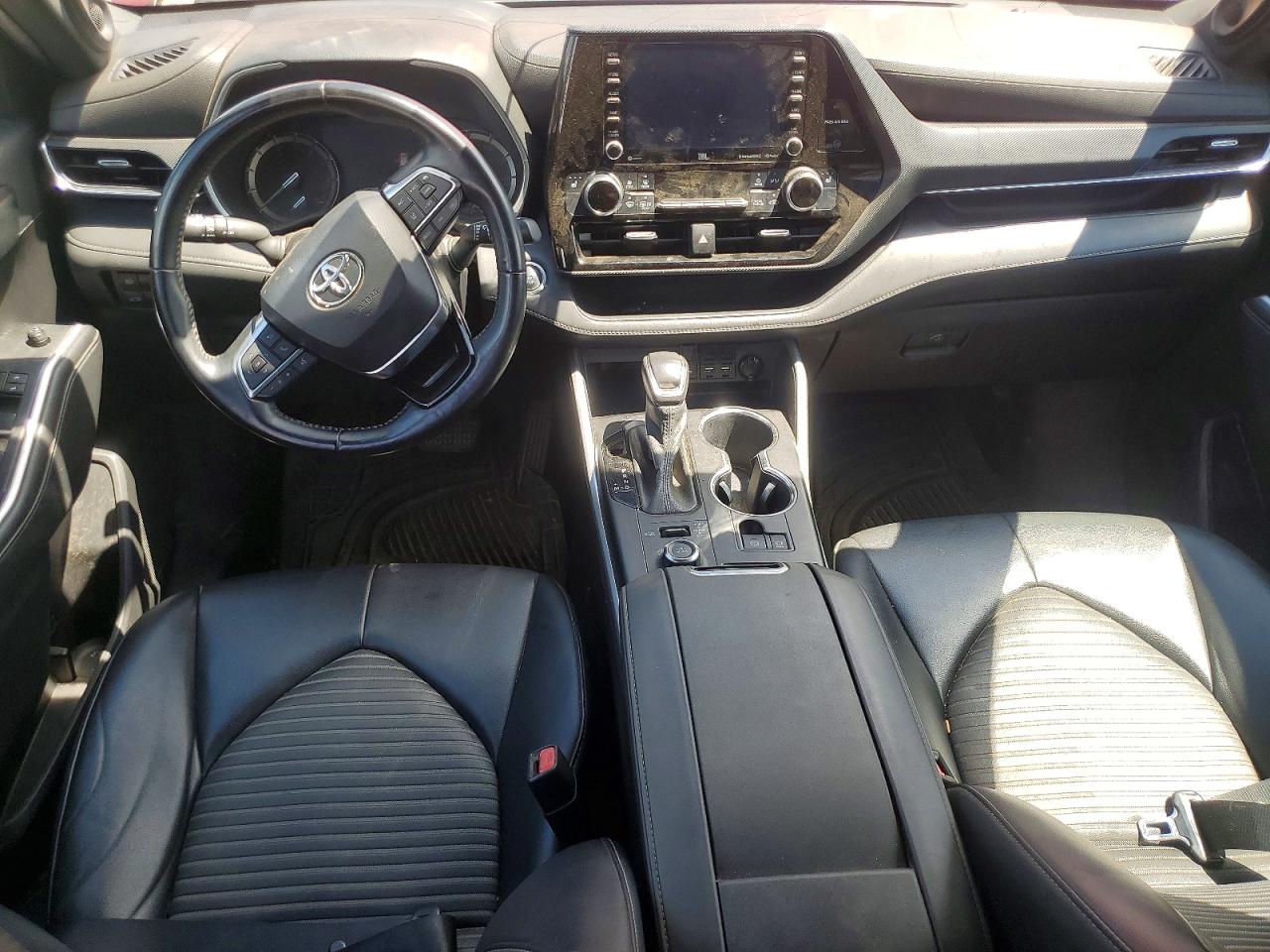 2021 TOYOTA HIGHLANDER