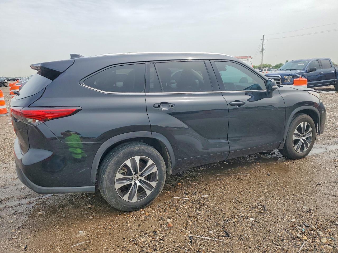2021 TOYOTA HIGHLANDER