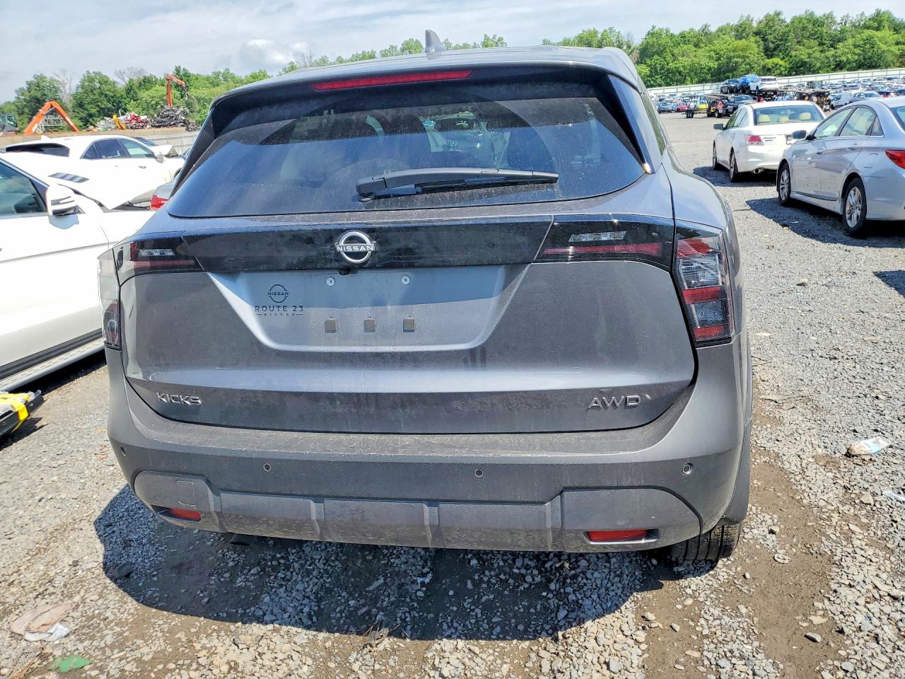 2025 NISSAN KICKS