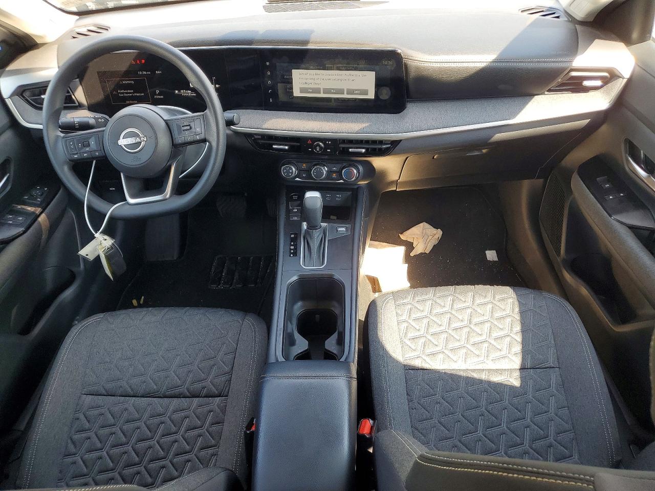2025 NISSAN KICKS