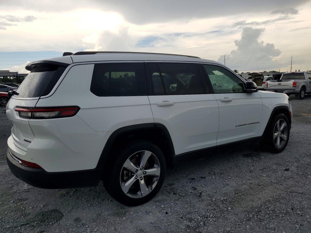 2022 JEEP CHEROKEE