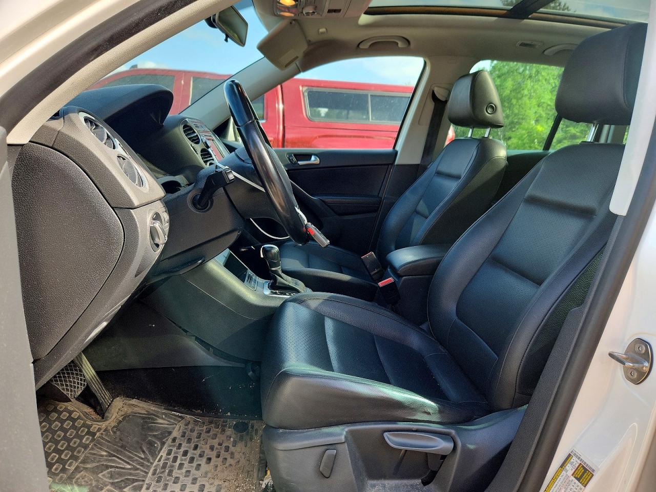 2012 VOLKSWAGEN TIGUAN