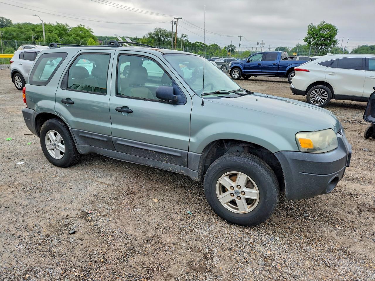 2005 FORD ESCAPE