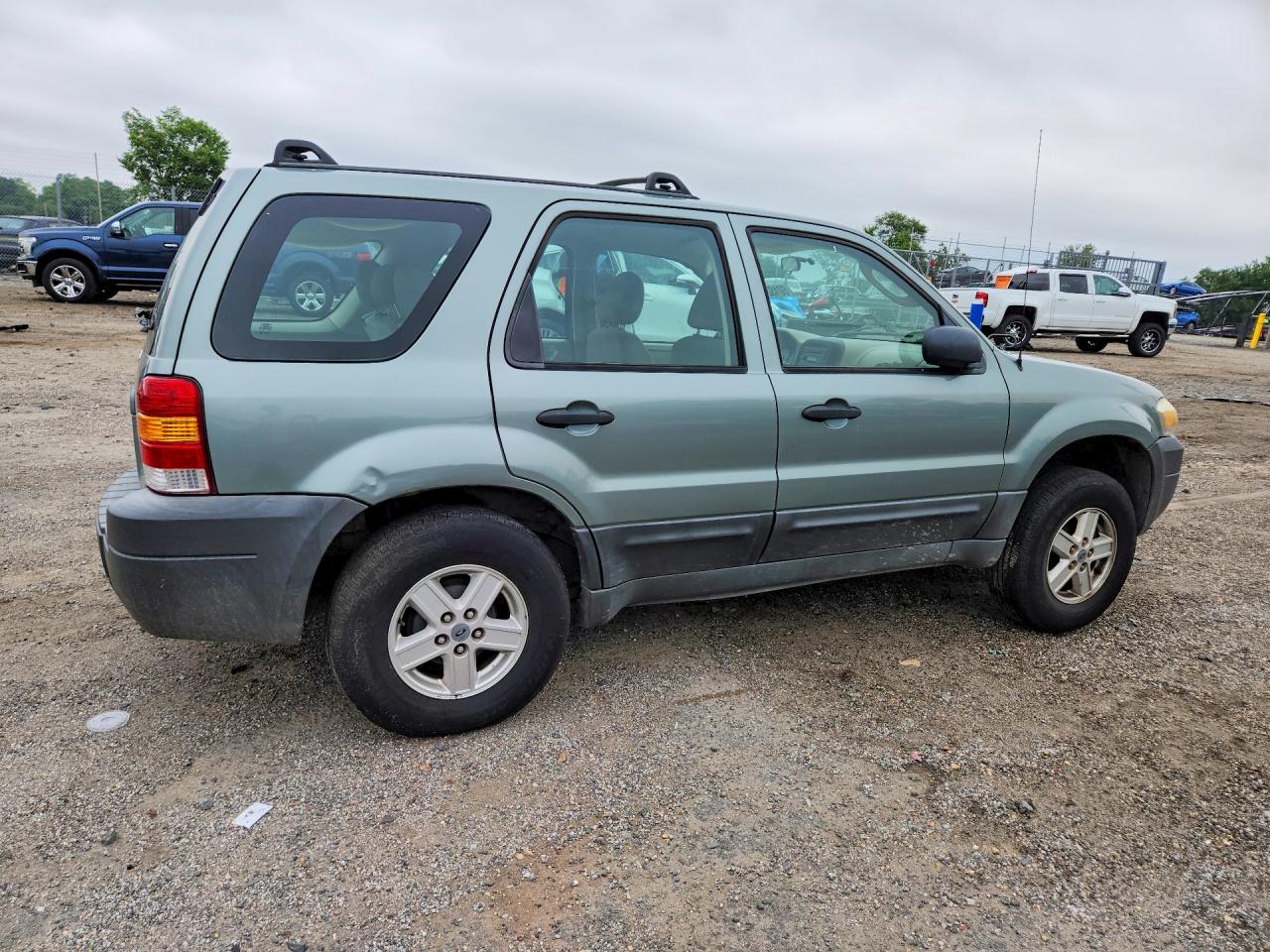2005 FORD ESCAPE