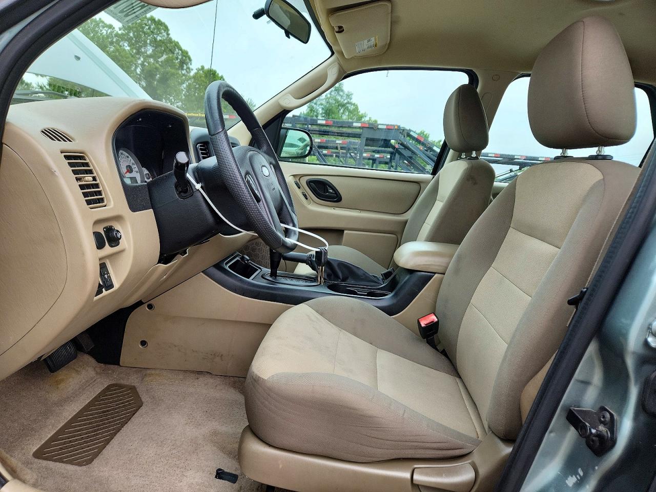 2005 FORD ESCAPE