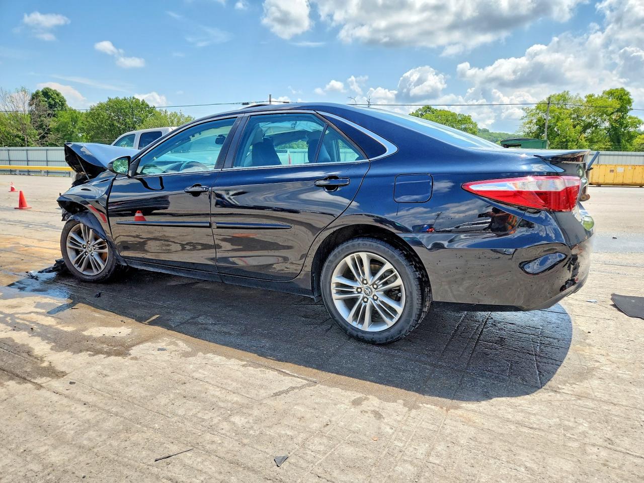 2016 TOYOTA CAMRY
