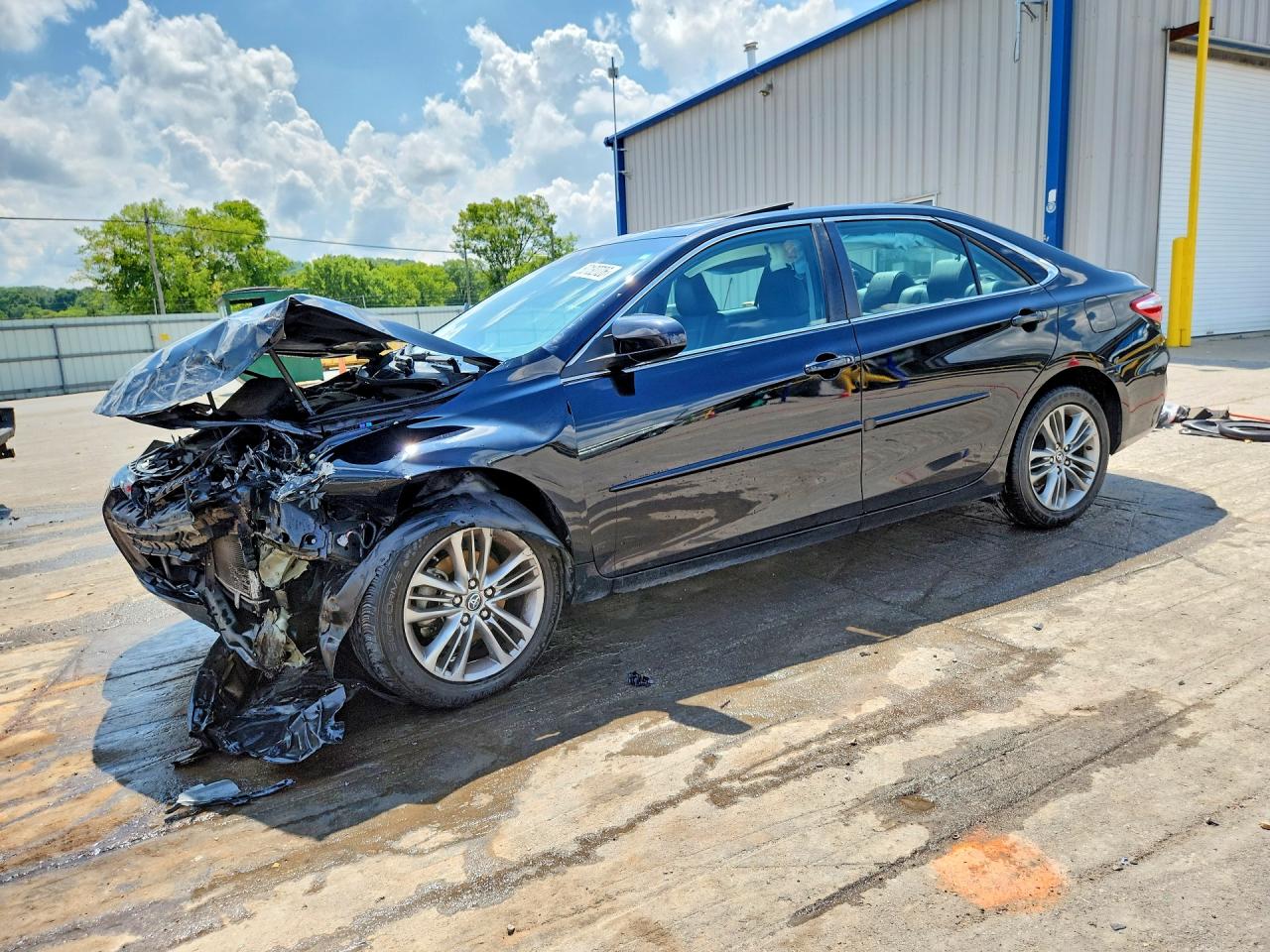 2016 TOYOTA CAMRY