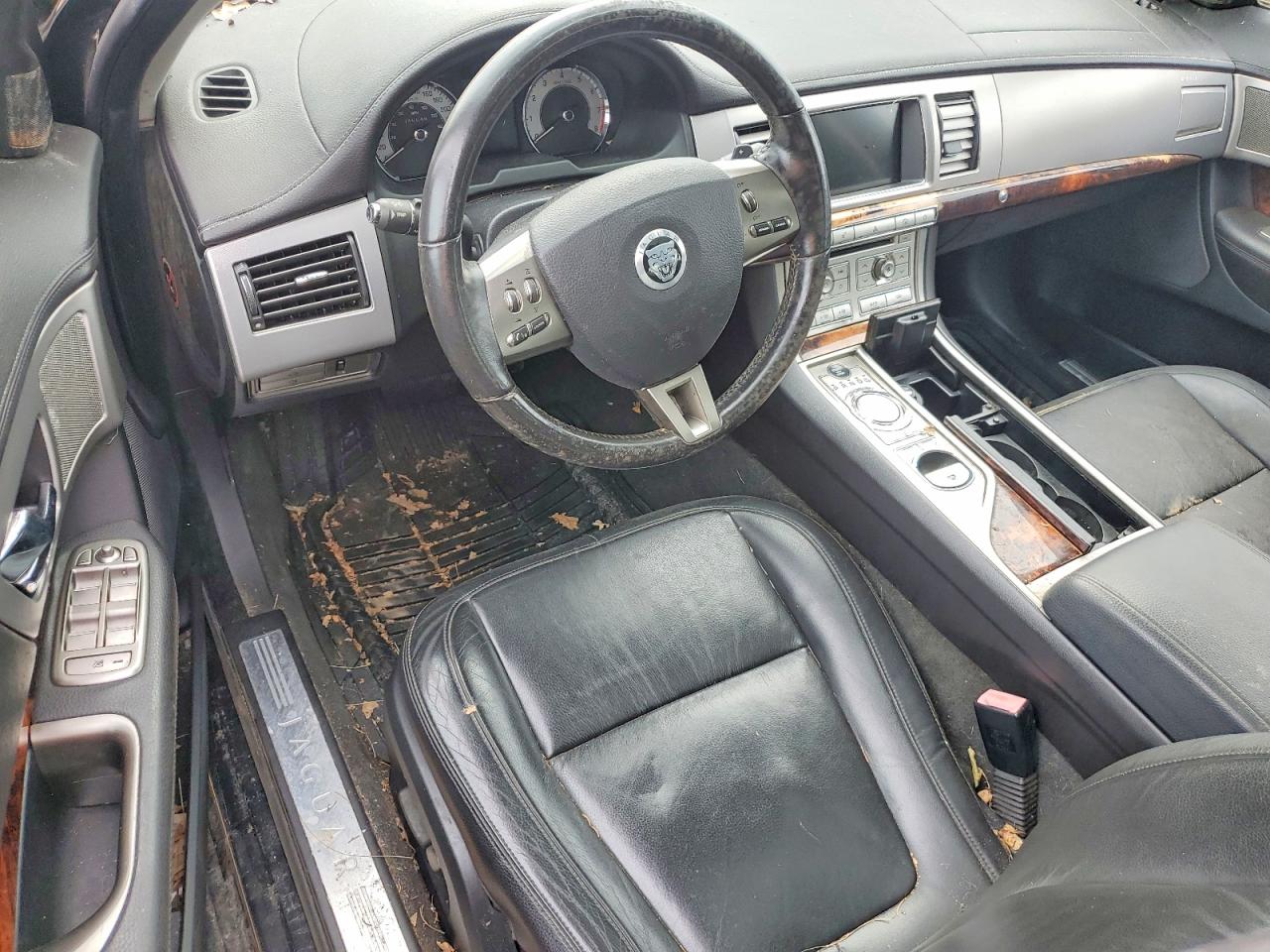 2011 JAGUAR XF