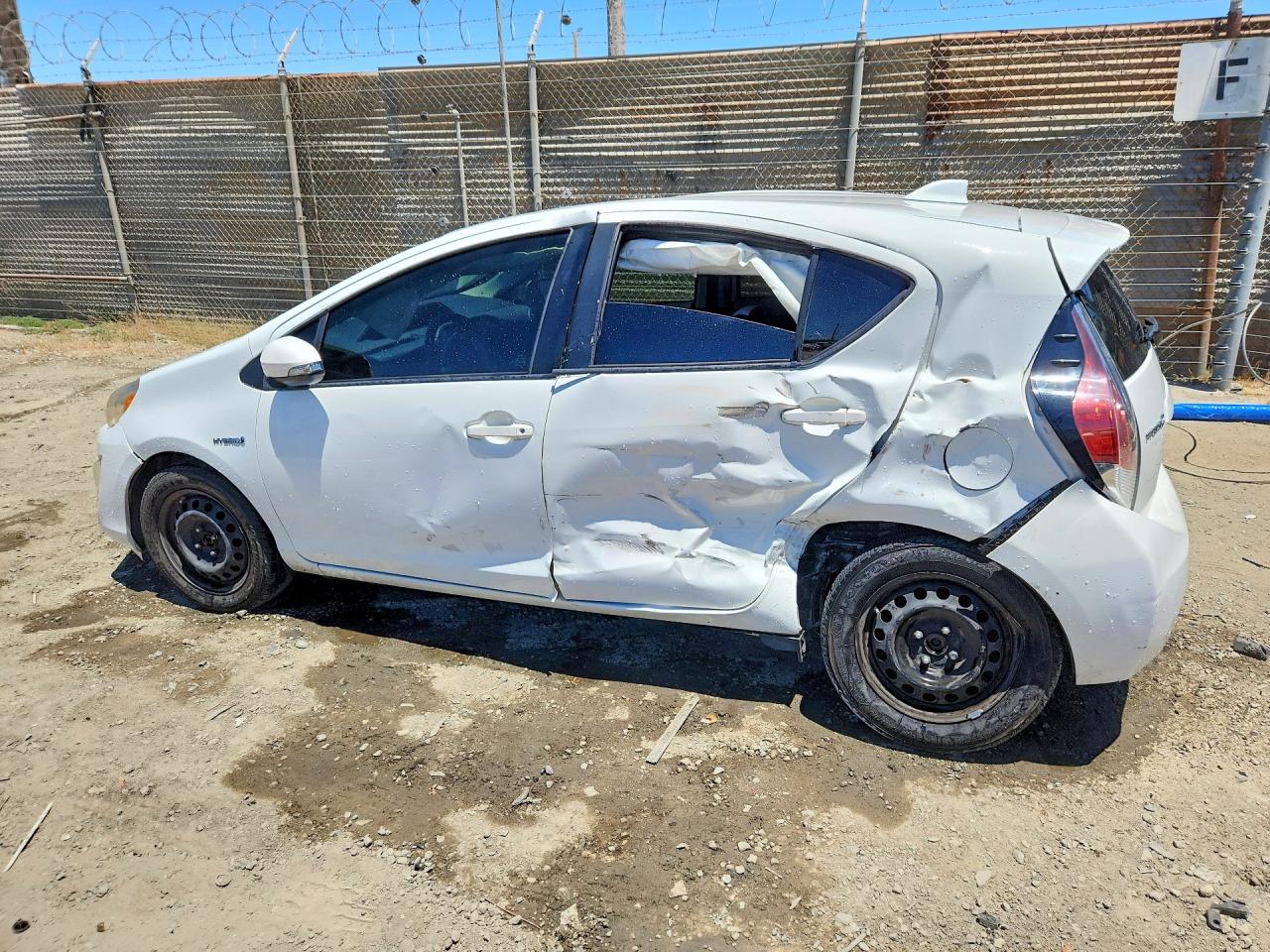 2016 TOYOTA PRIUS