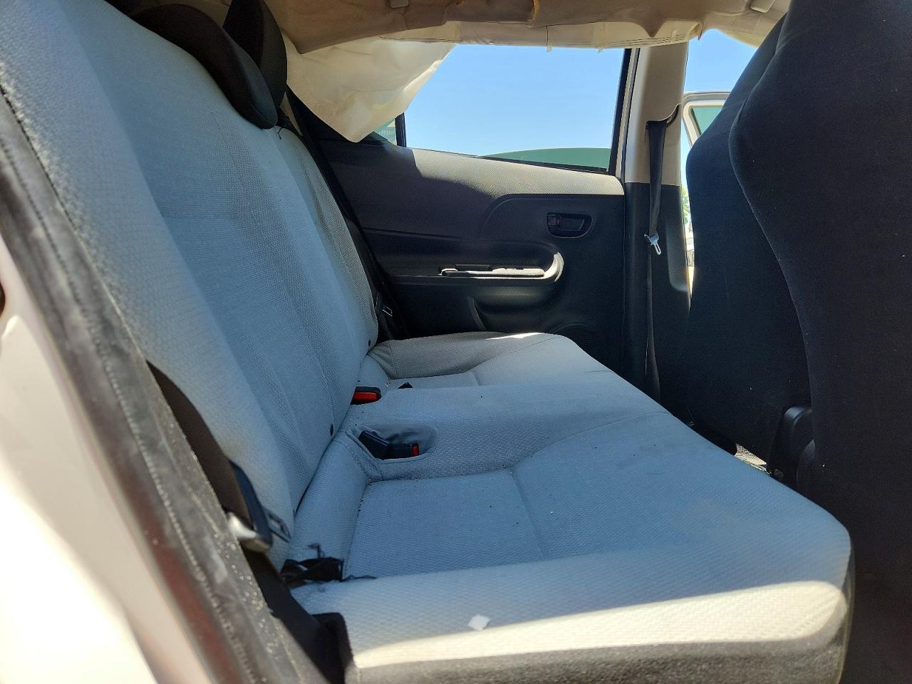 2016 TOYOTA PRIUS