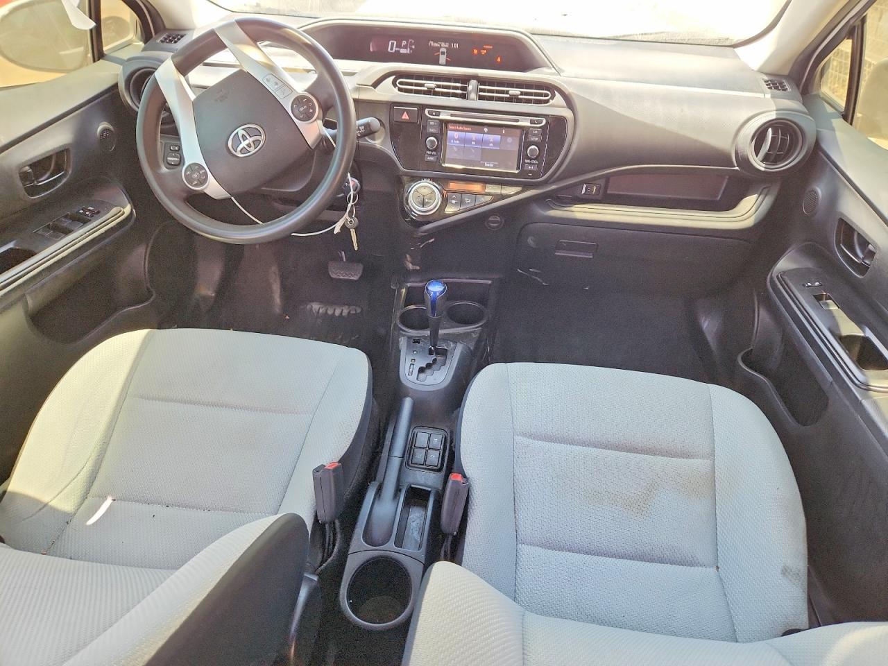2016 TOYOTA PRIUS