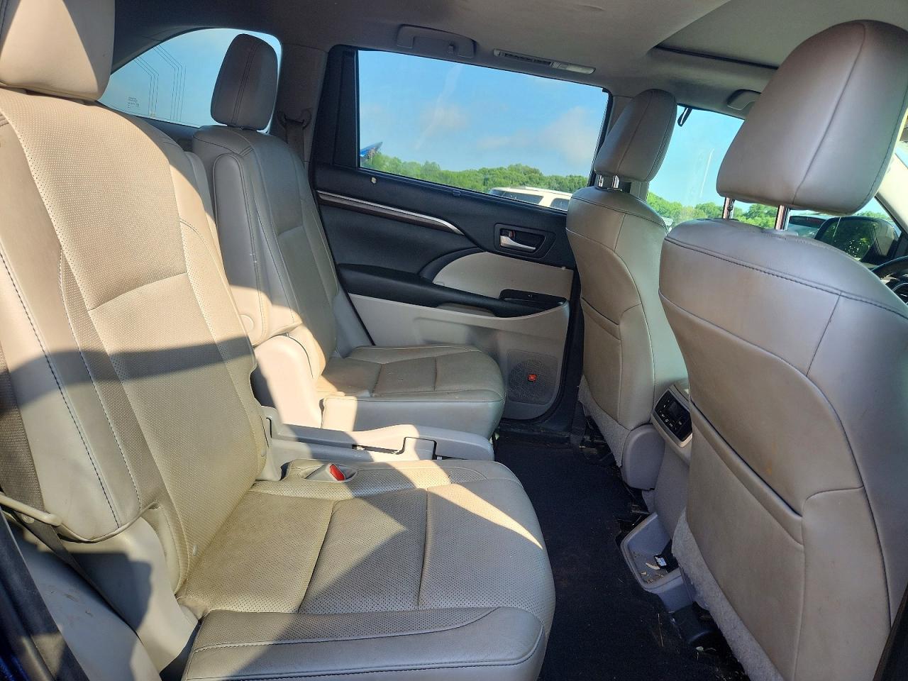2015 TOYOTA HIGHLANDER