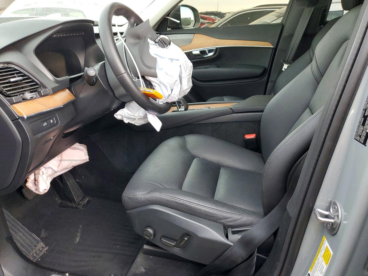 2025 VOLVO XC90