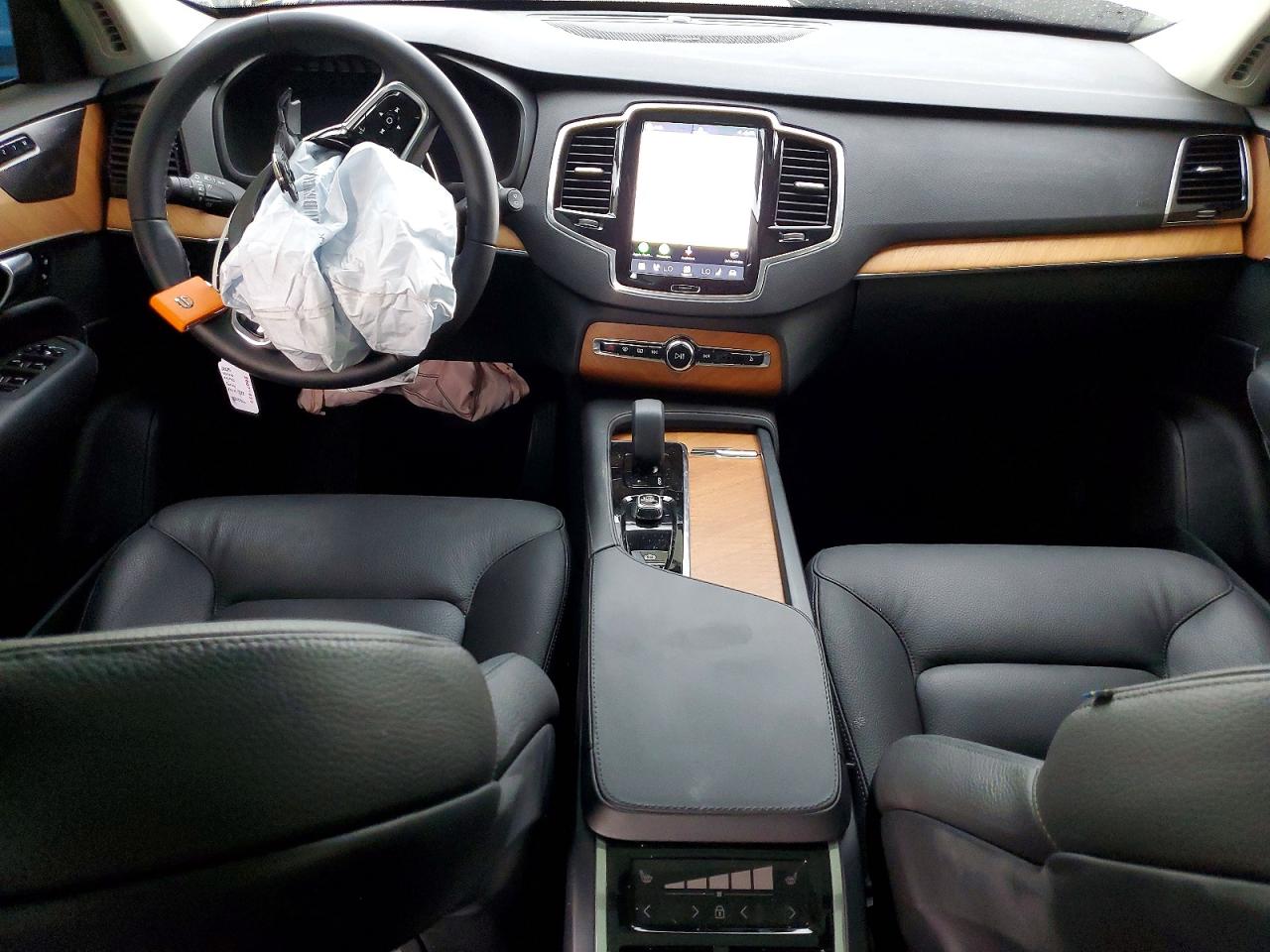 2025 VOLVO XC90