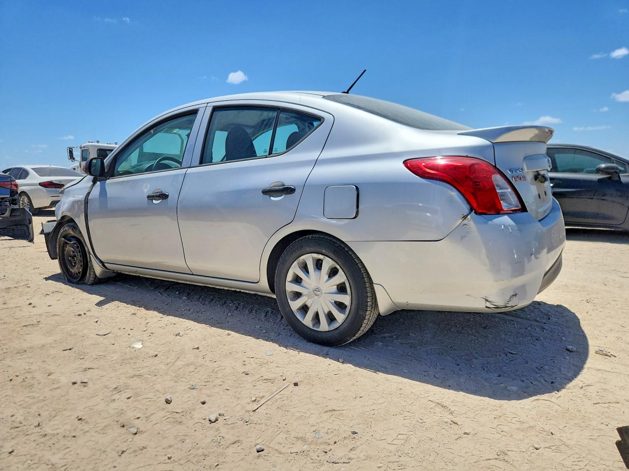 2015 NISSAN VERSA