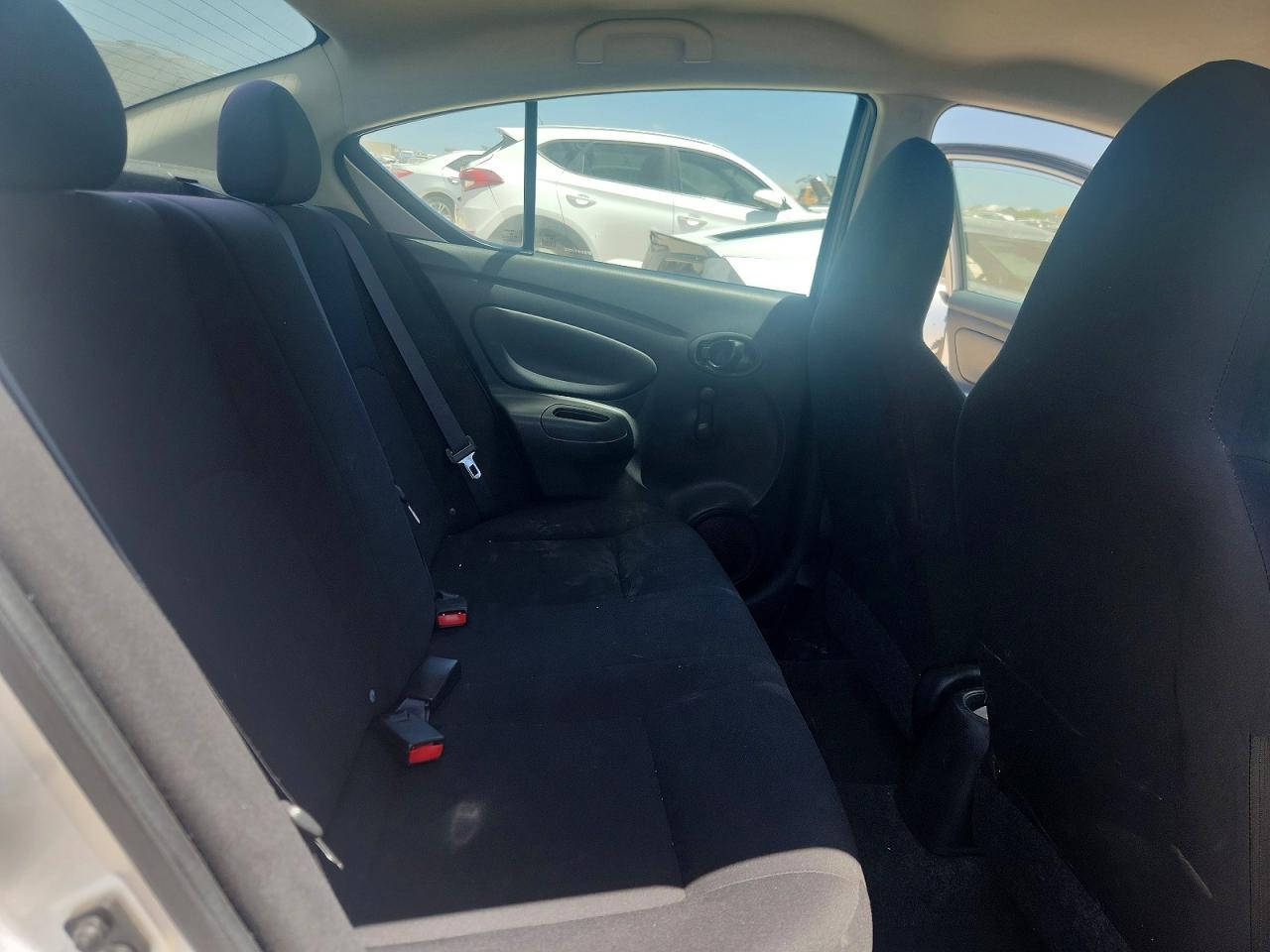 2015 NISSAN VERSA