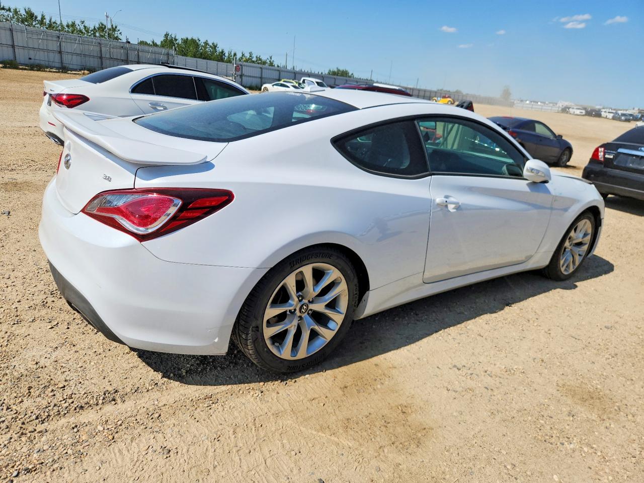 2016 HYUNDAI GENESIS