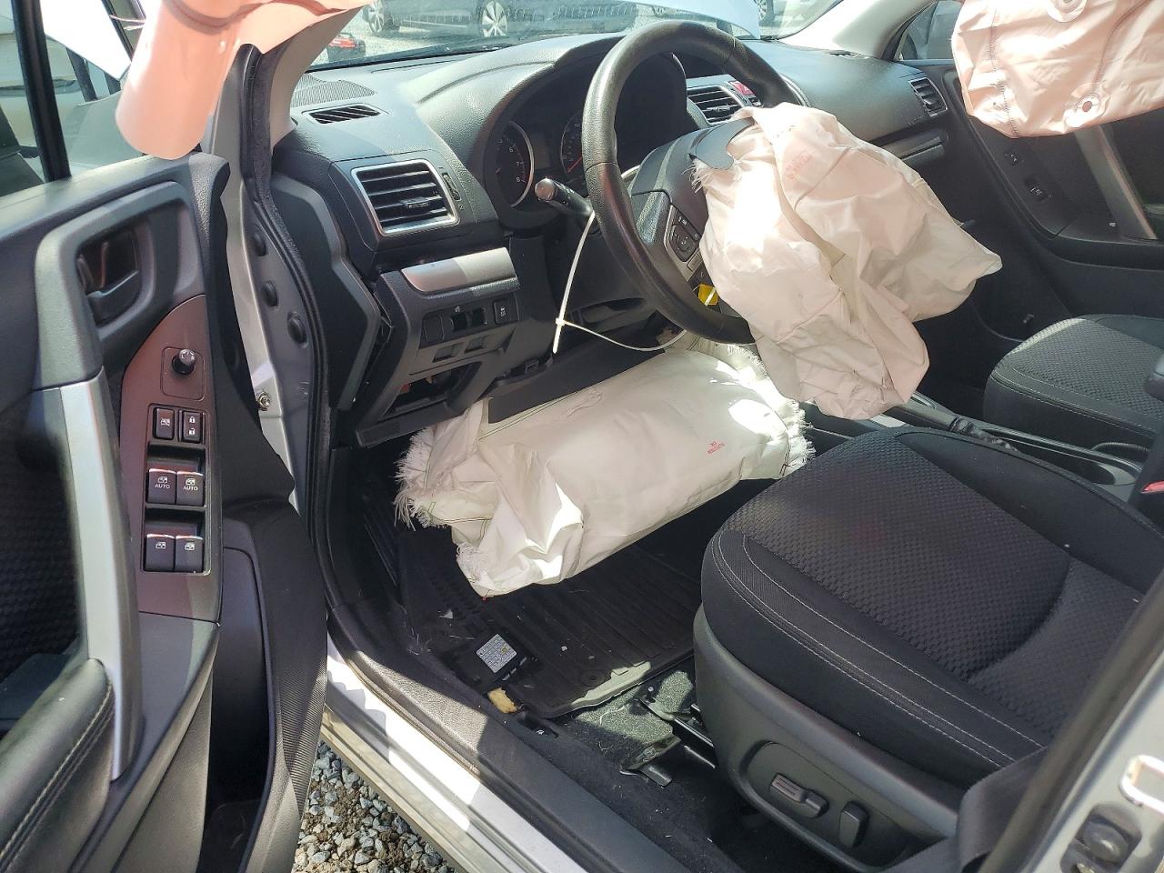 2017 SUBARU FORESTER
