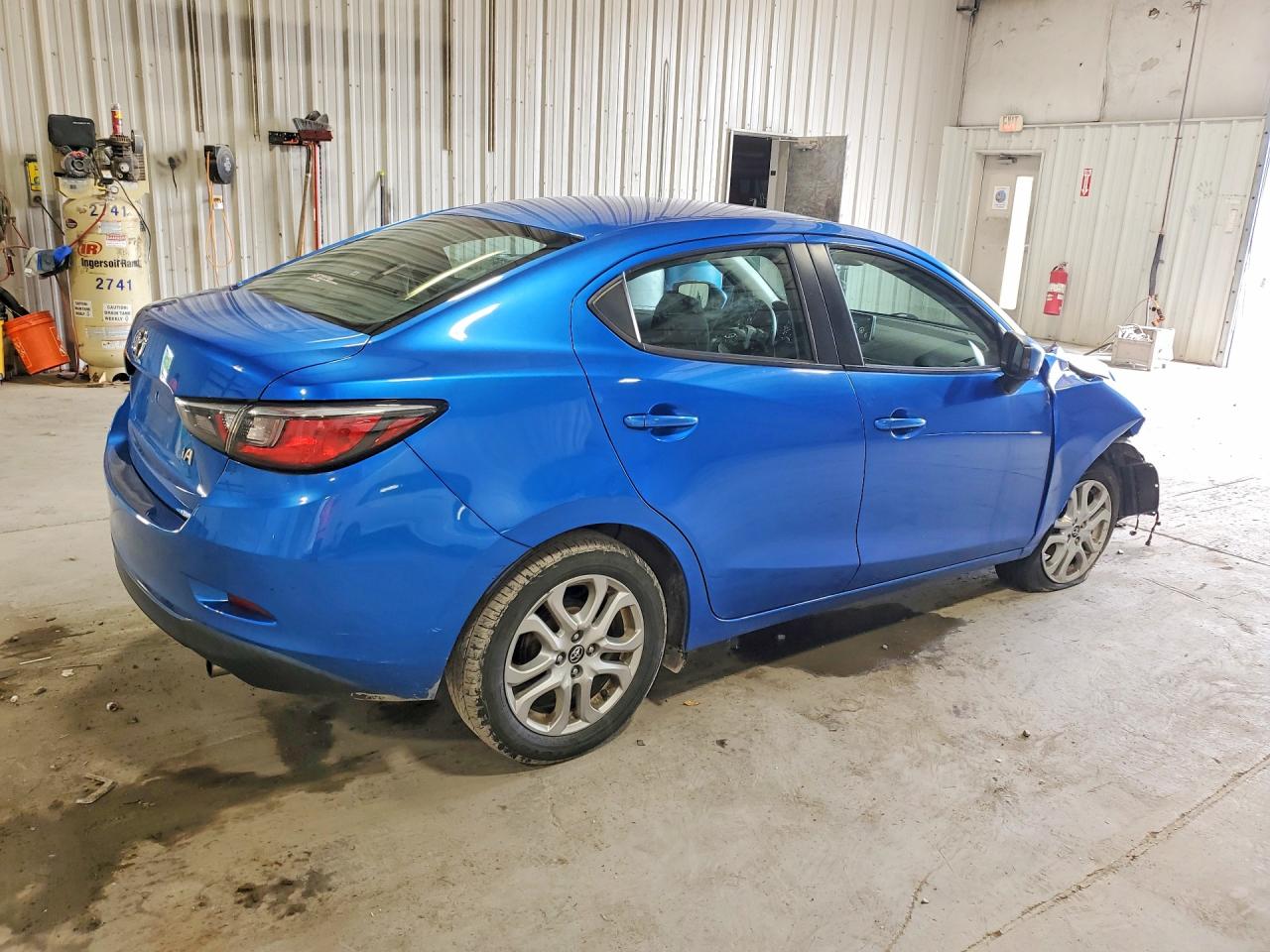 2017 TOYOTA YARIS