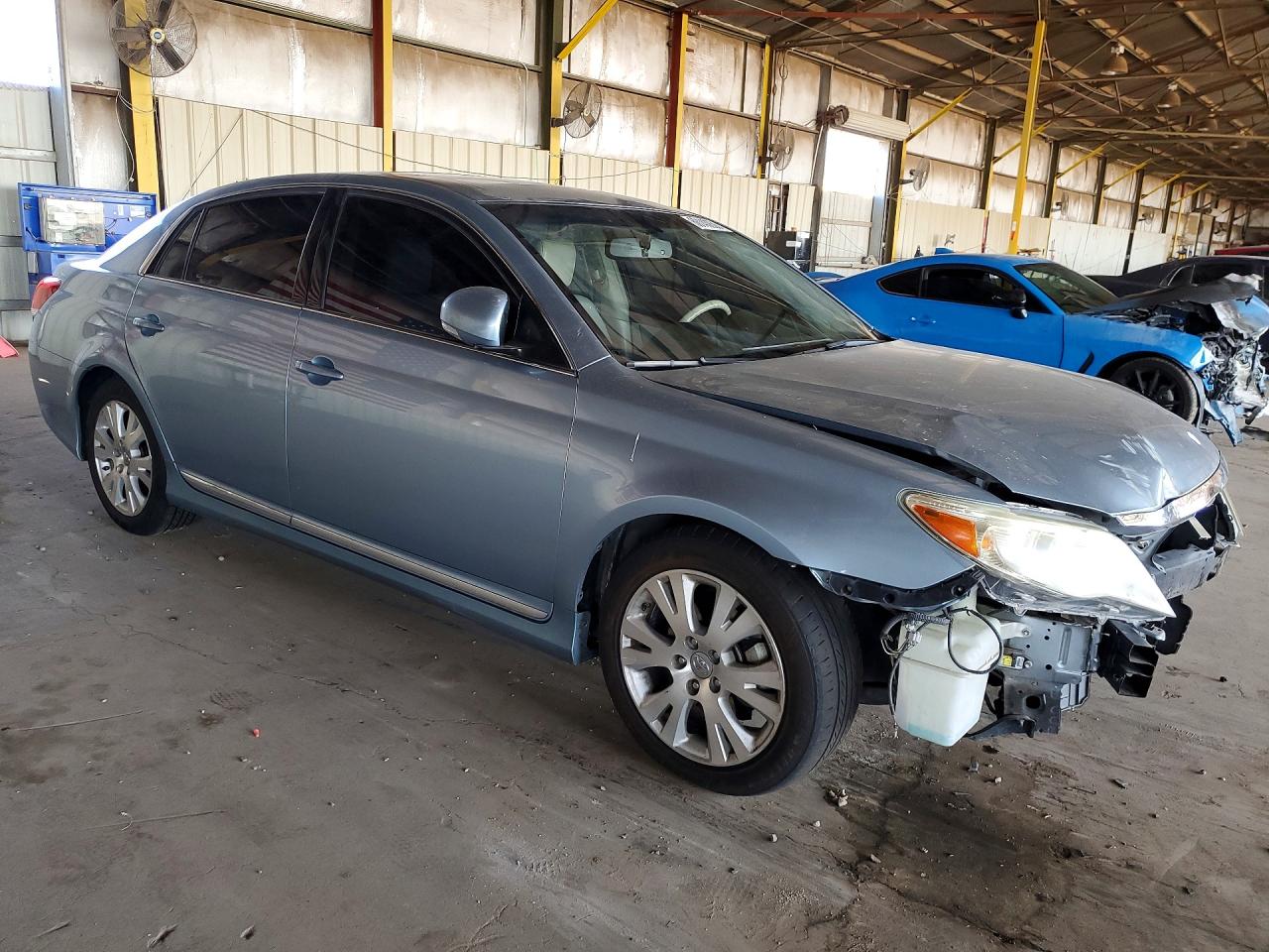 2011 TOYOTA AVALON