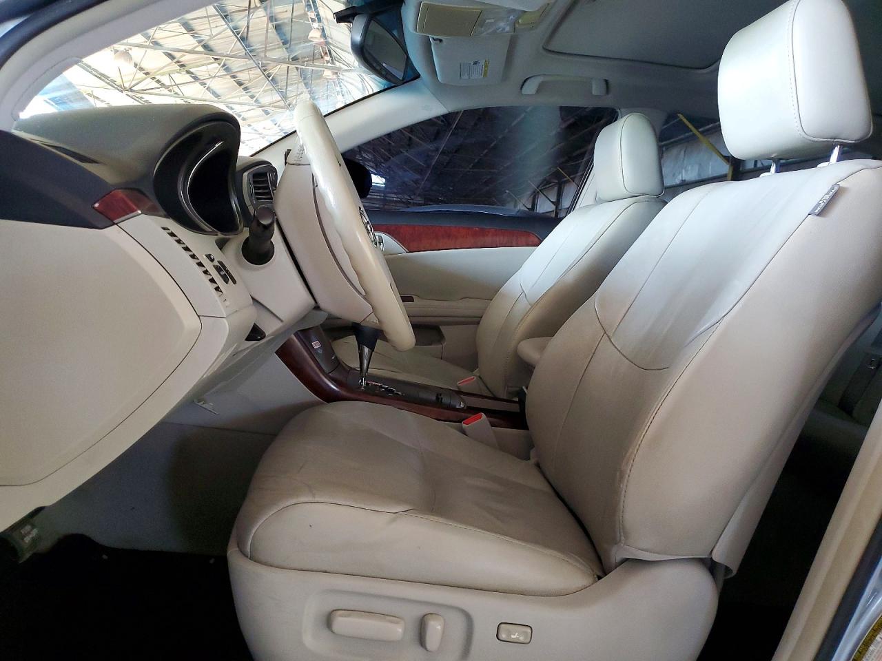 2011 TOYOTA AVALON