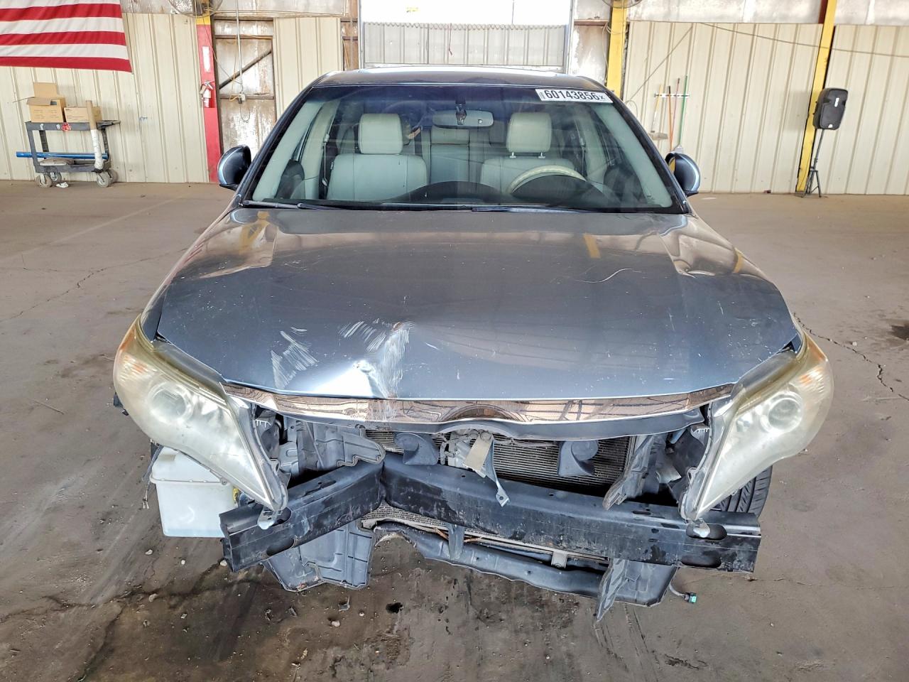 2011 TOYOTA AVALON
