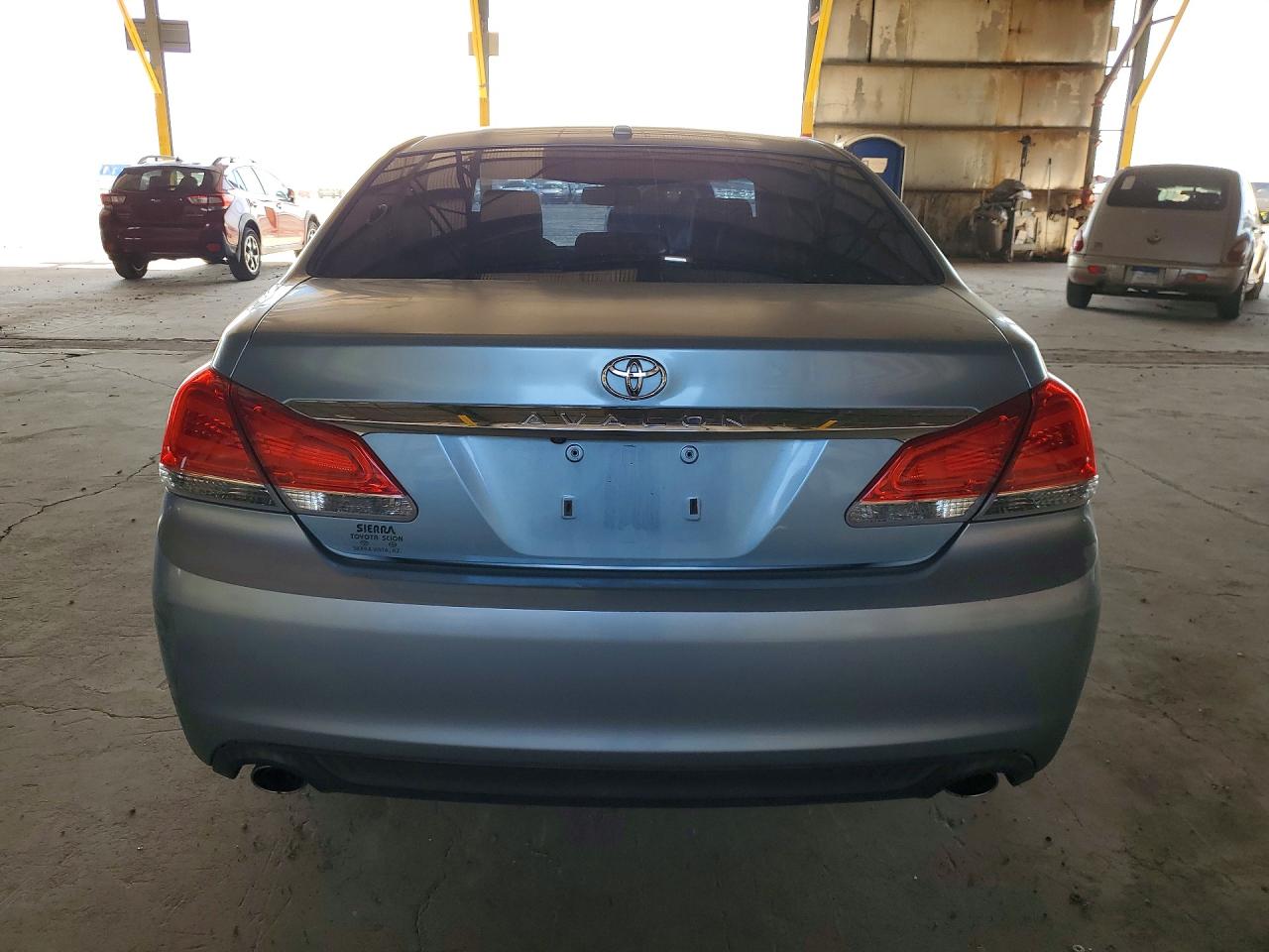 2011 TOYOTA AVALON