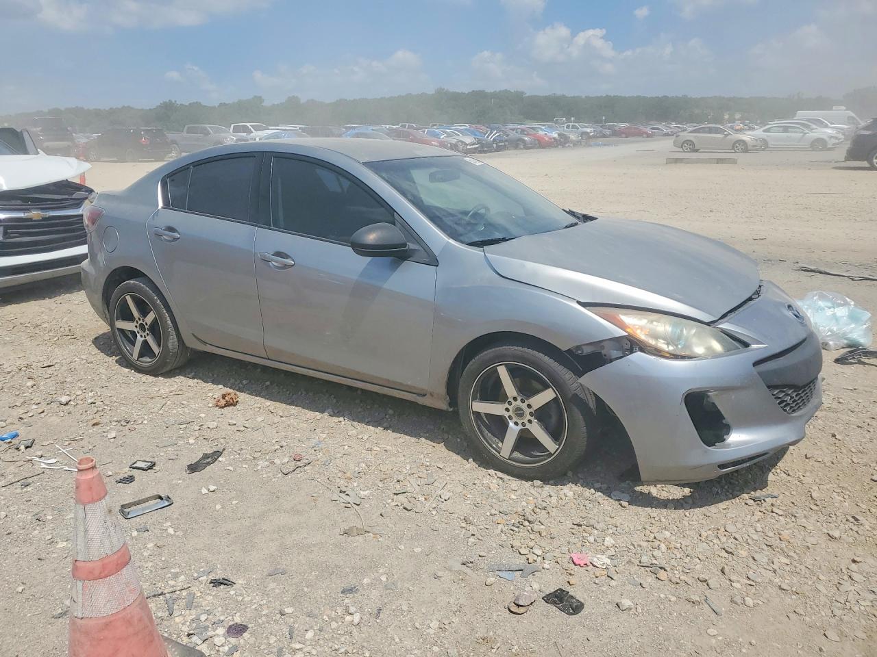2013 MAZDA 3