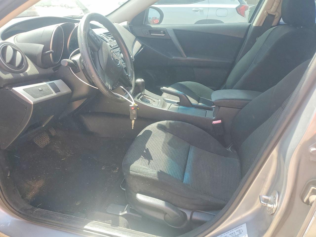 2013 MAZDA 3