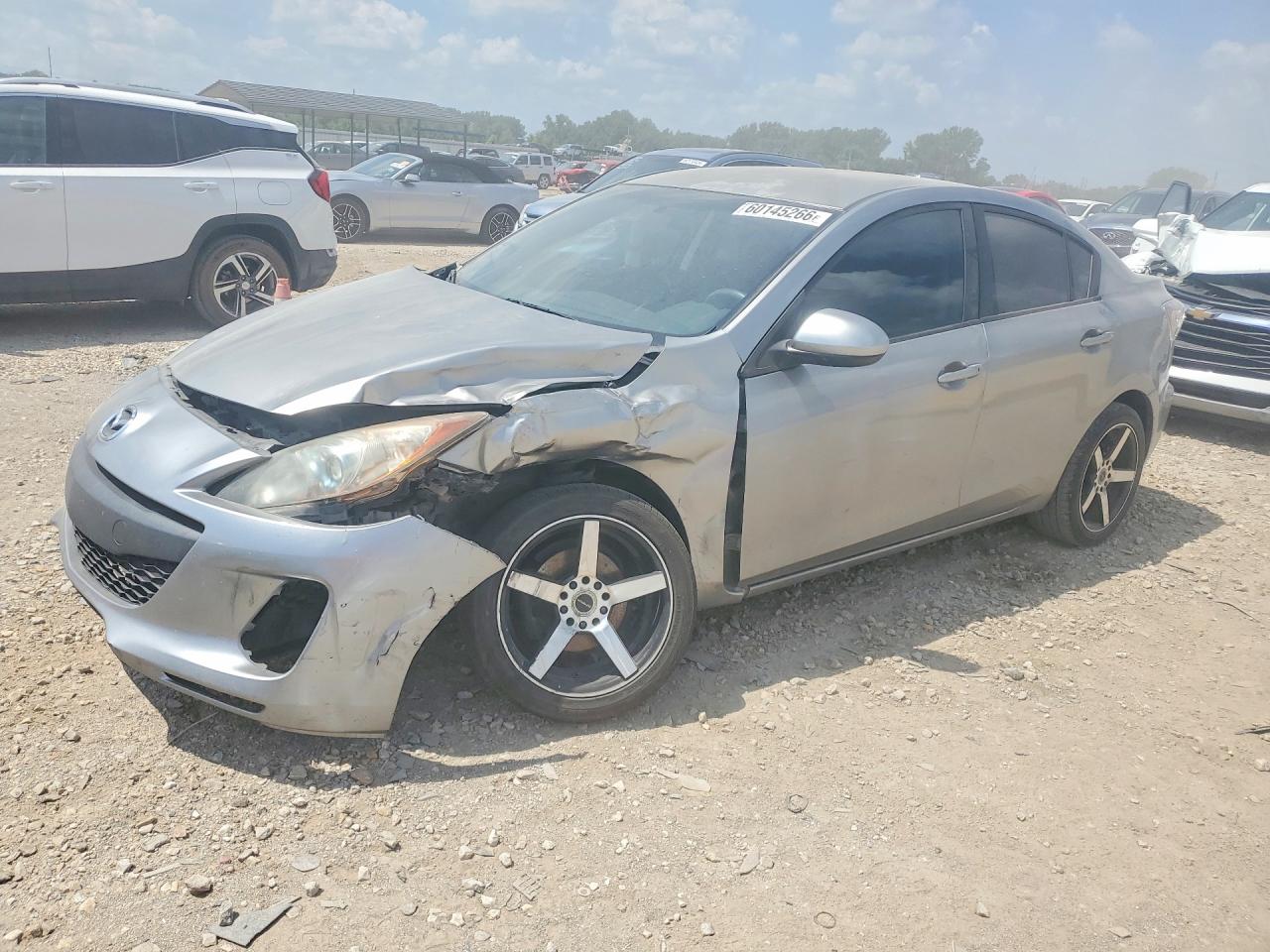 2013 MAZDA 3