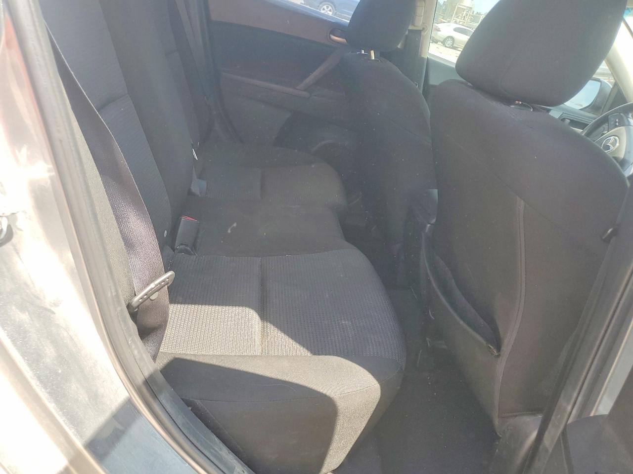2013 MAZDA 3