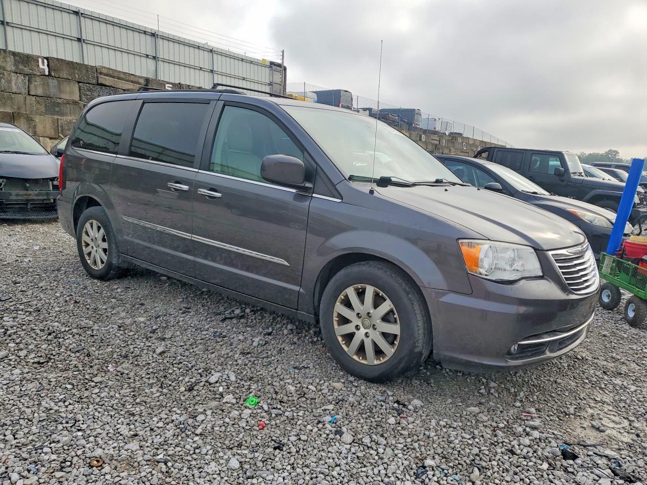2016 CHRYSLER MINIVAN