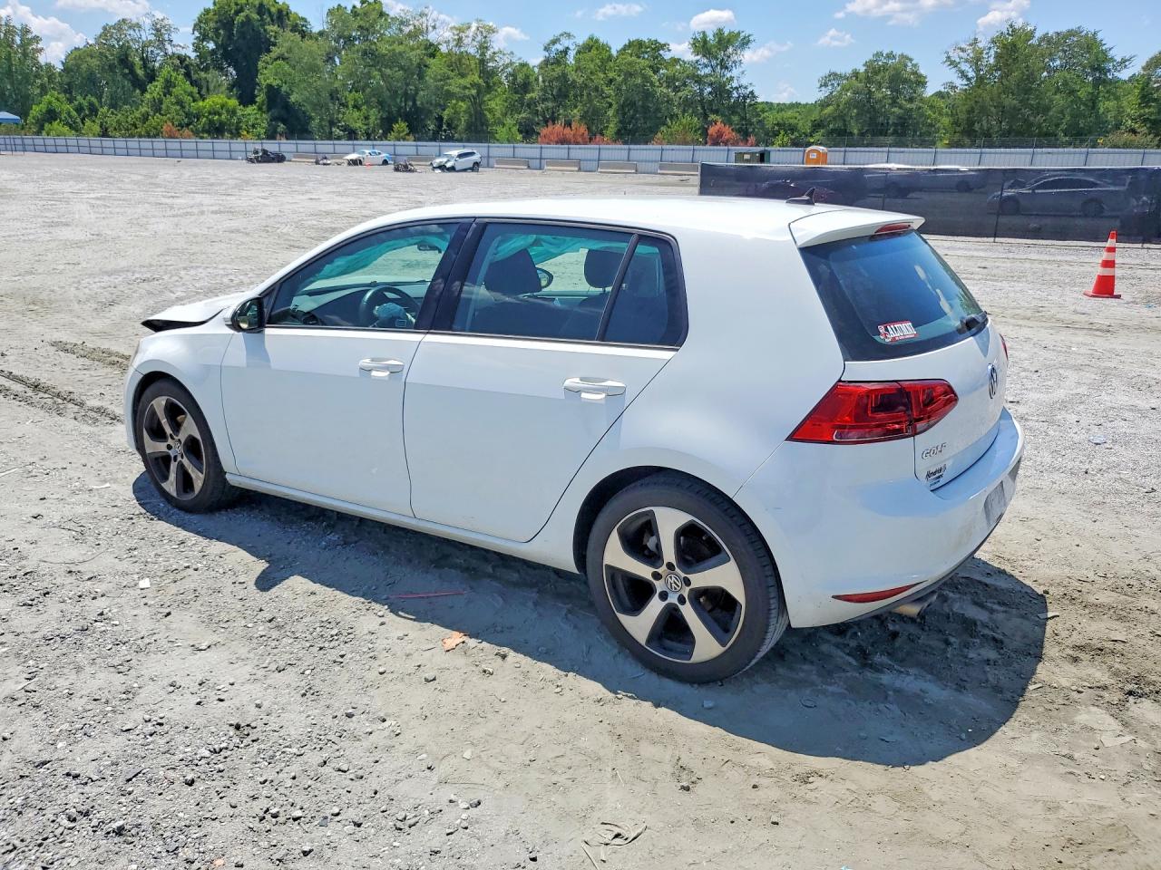 2015 VOLKSWAGEN GOLF
