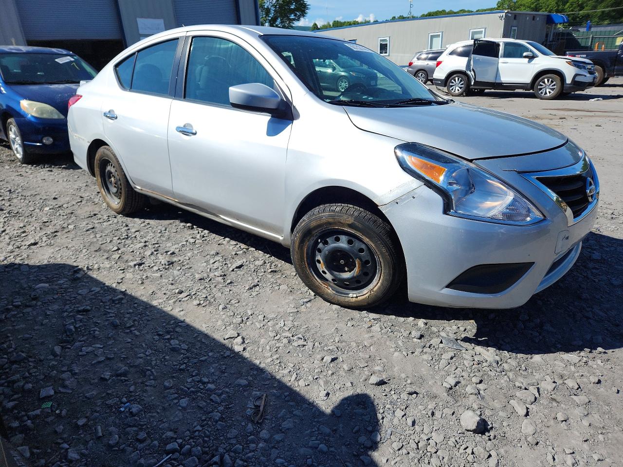 2019 NISSAN VERSA
