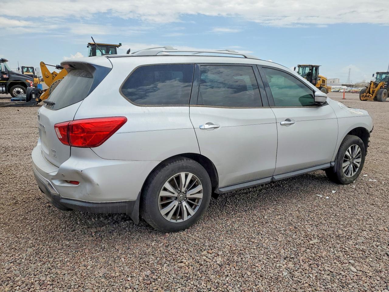 2017 NISSAN PATHFINDER