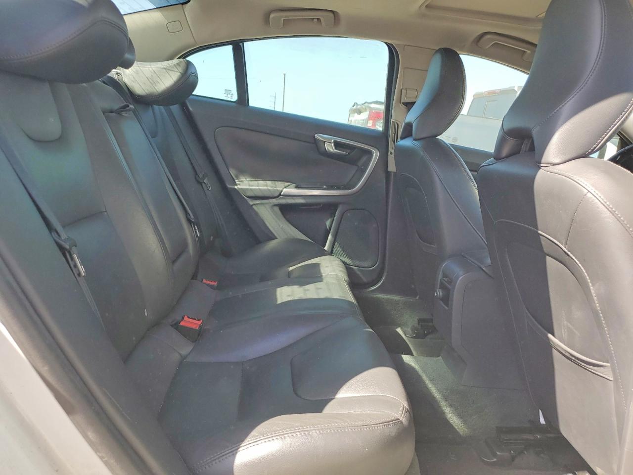 2016 VOLVO S60