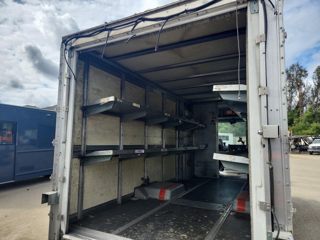 2012 ISUZU NPR