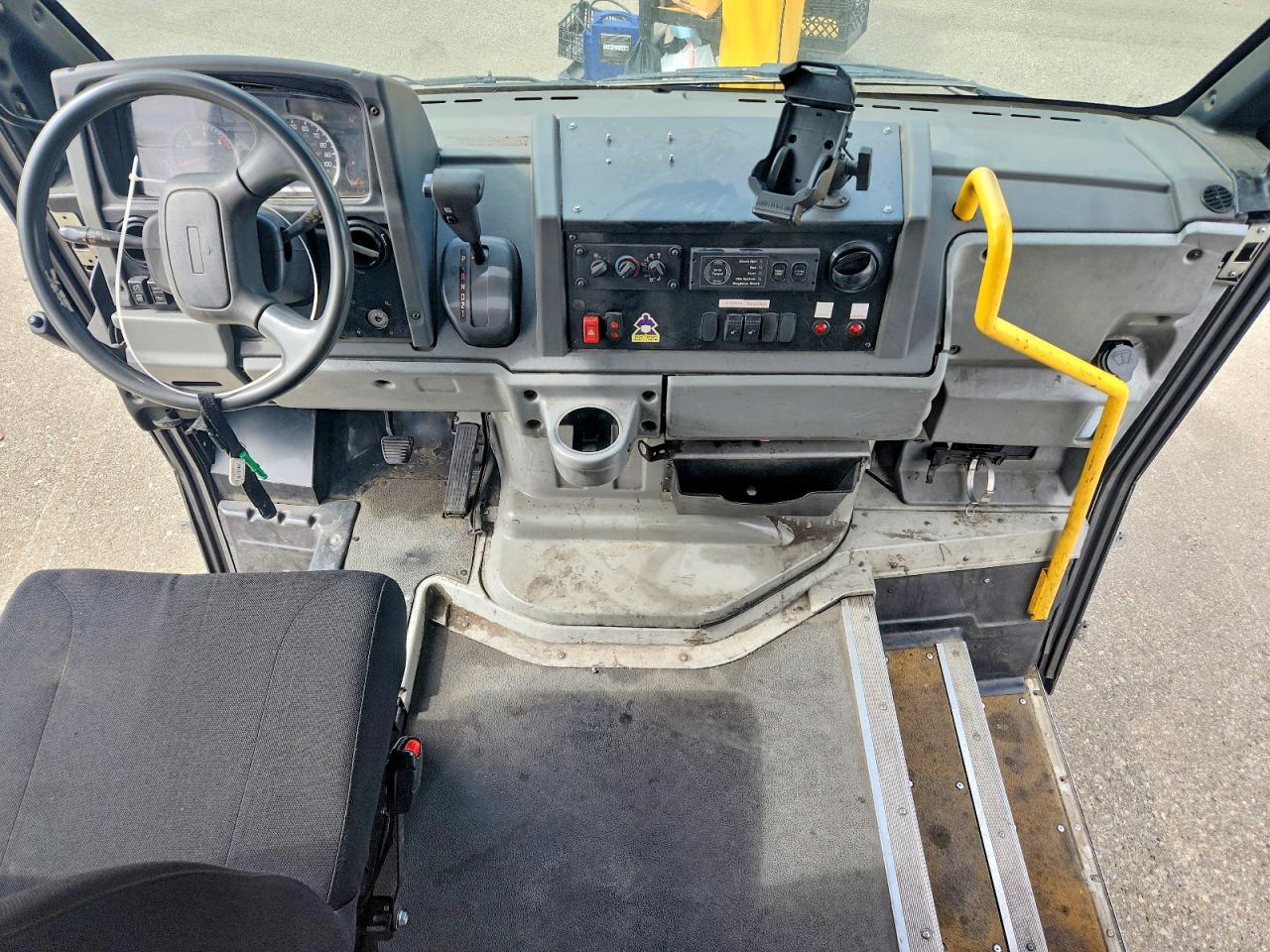 2012 ISUZU NPR