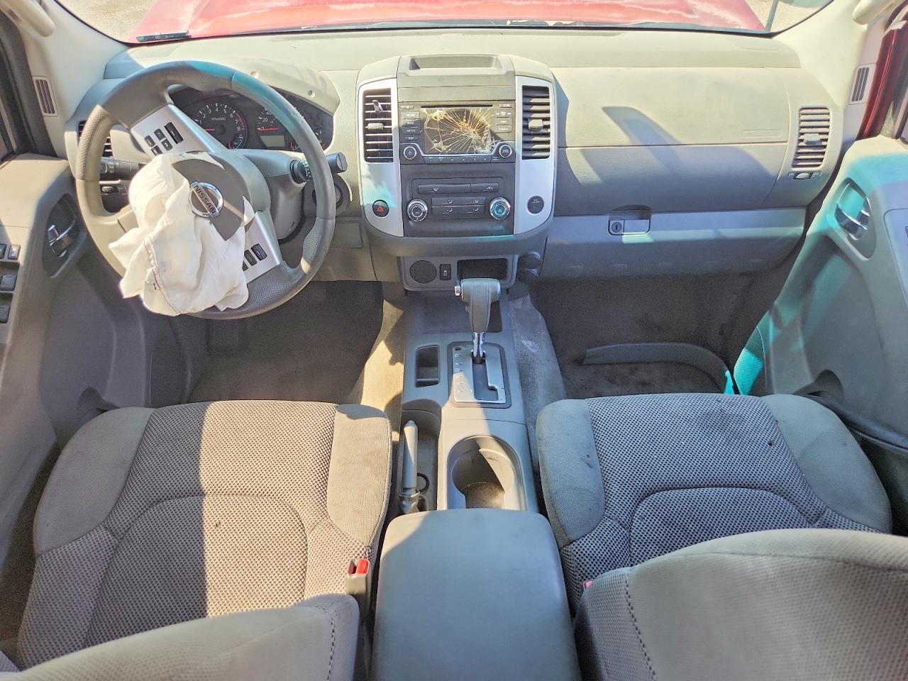 2015 NISSAN FRONTIER