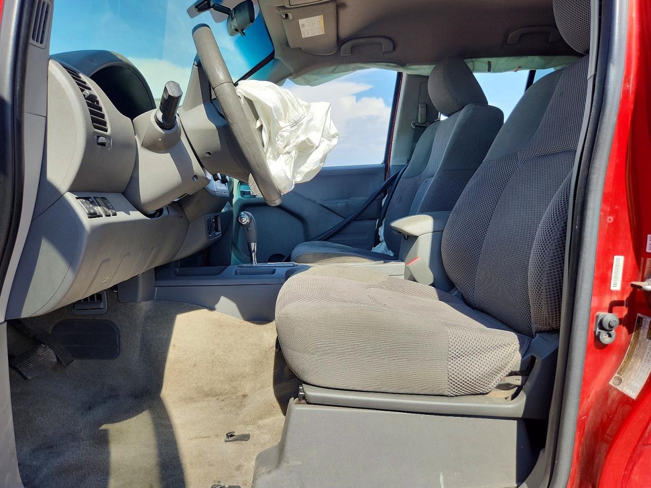 2015 NISSAN FRONTIER