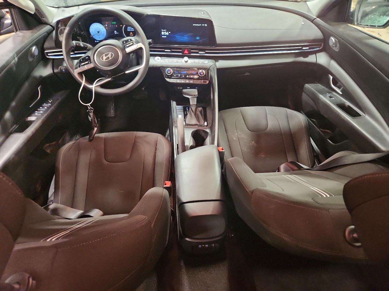2024 HYUNDAI ELANTRA