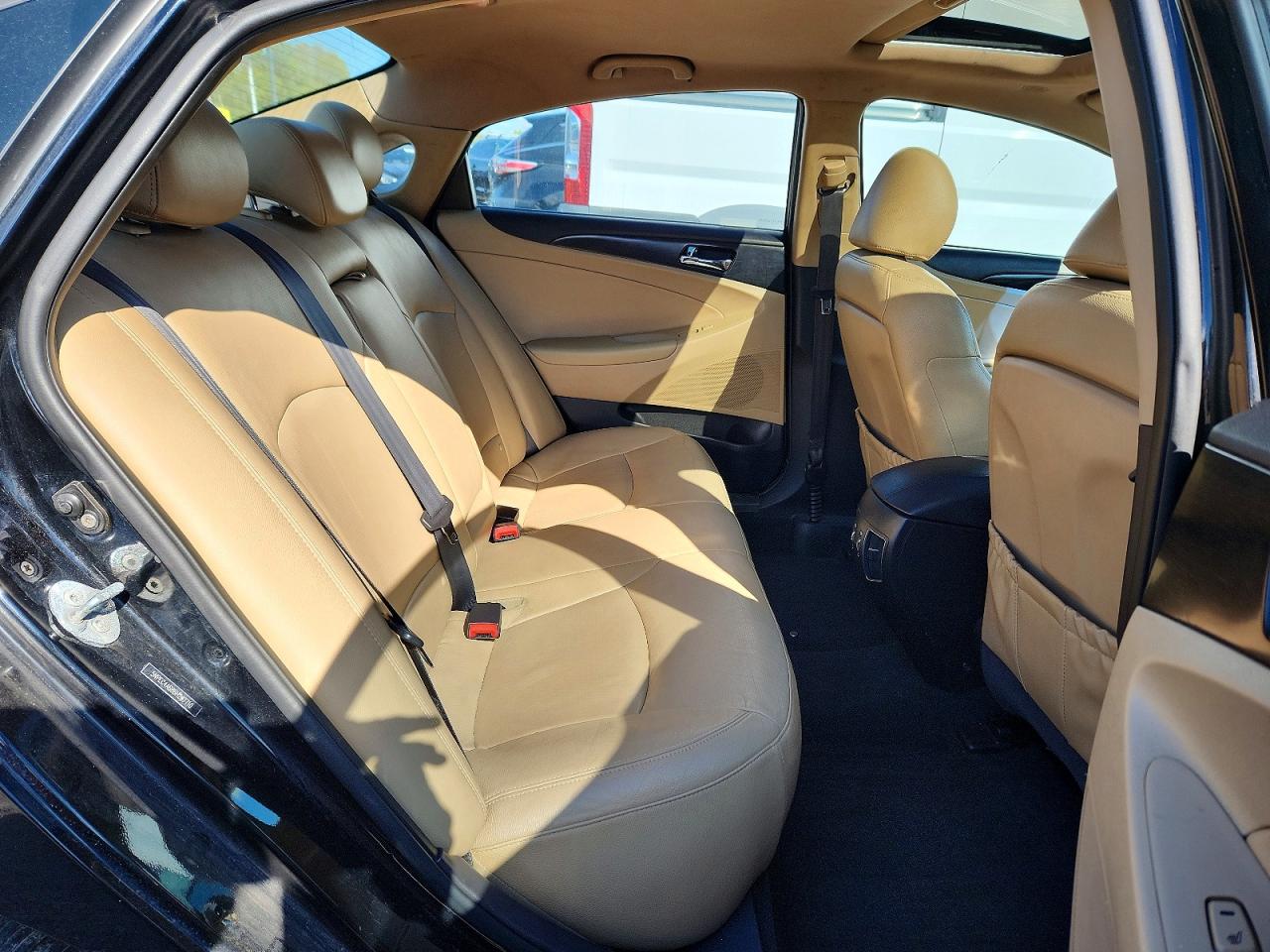 2011 HYUNDAI SONATA