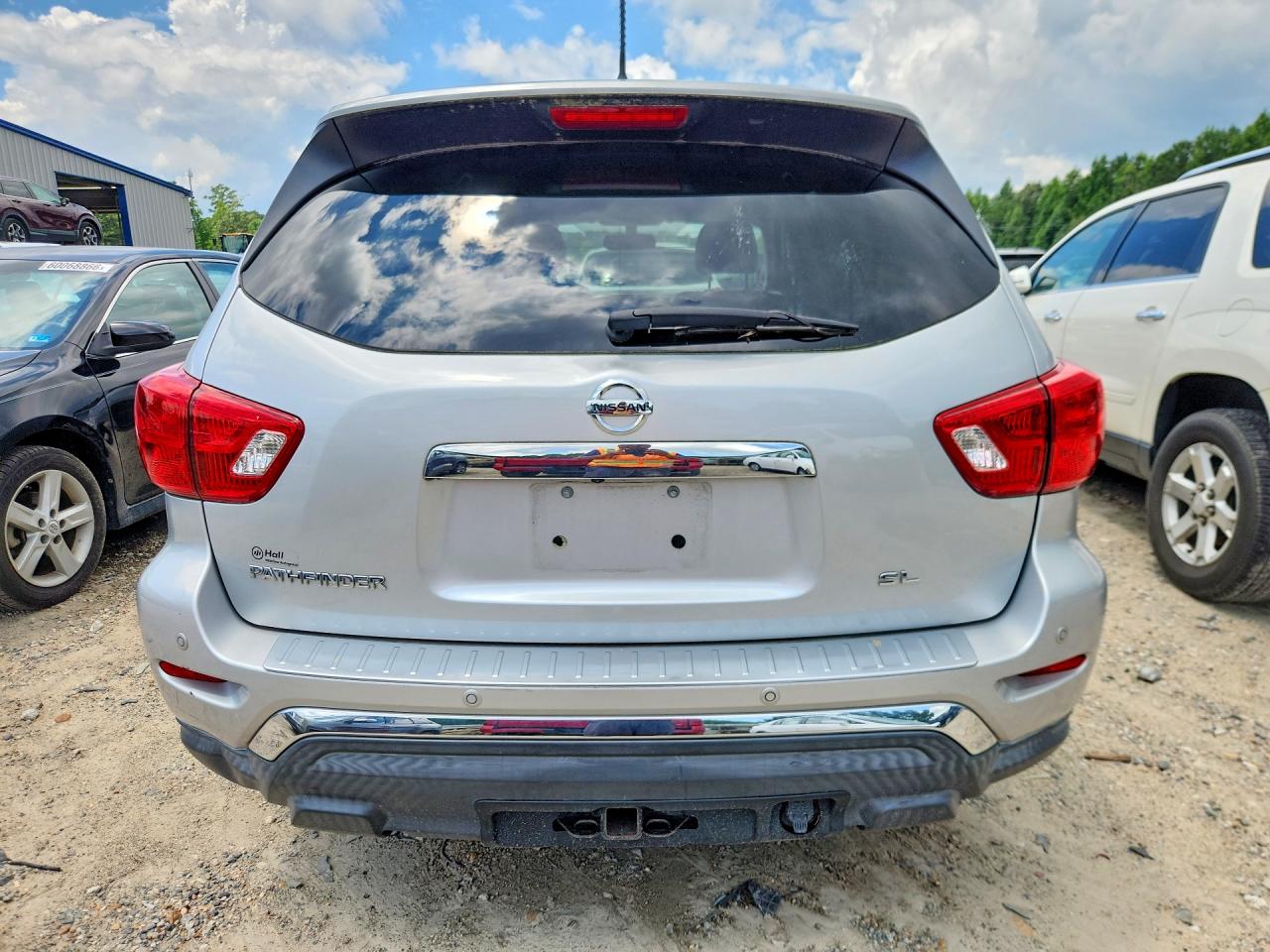 2017 NISSAN PATHFINDER
