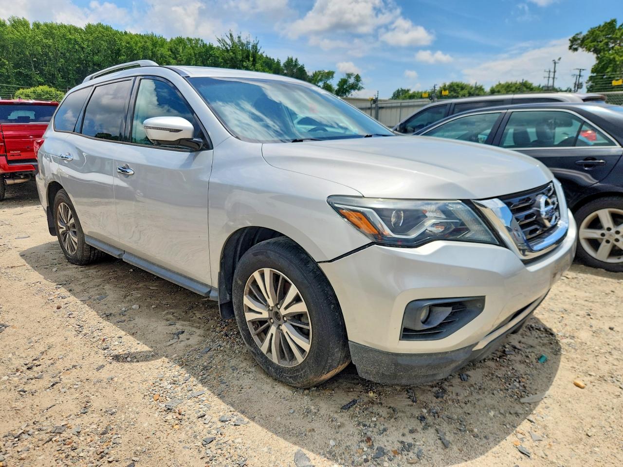 2017 NISSAN PATHFINDER