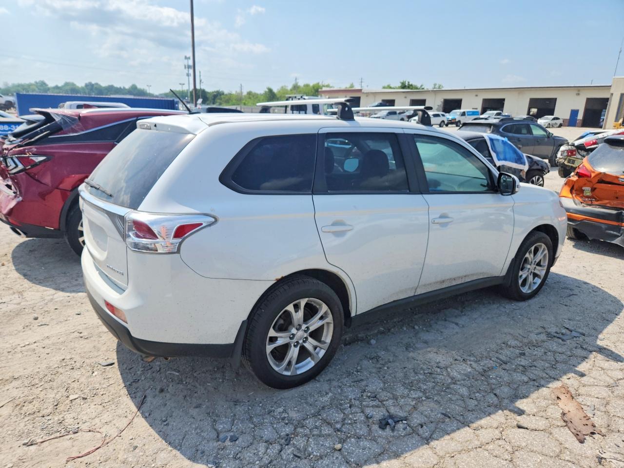 2014 MITSUBISHI OUTLANDER